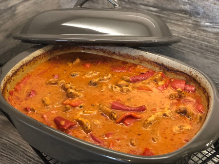 Ofenmeister von Pampered Chef mit Gyrosfleisch gefüllt, nach dem Backen