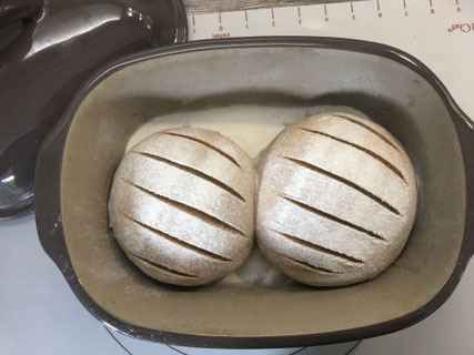 Teiglinge für Brot in Stoneware Backform
