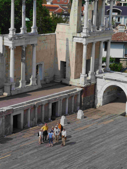 TKK-Mitglieder singen im römischen Amphitheater in Plovdiv