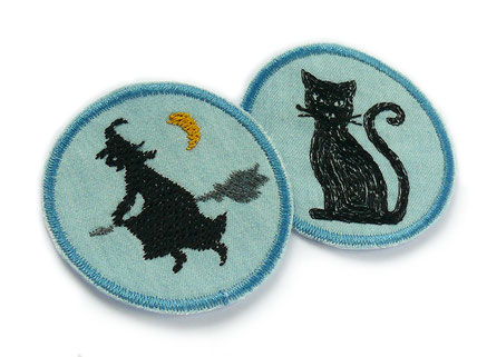 Bild: Halloween Aufnäher zum aufbügeln mit schwarzer gestickter Katze und schwarzer Hexe, Hosenflicken Accessoire für Kinder