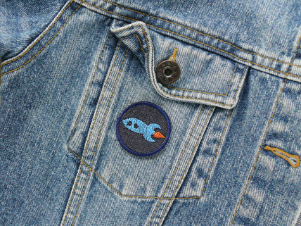 kleiner Raketen Patch als Aufbügler für Jeansjacke