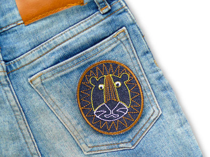gestickter Löwe als Accessoire zum Verschönern von Kinderkleidung, DIY Patch
