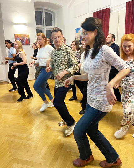 Bachata Schnupperabend in der Sprachschule Alegría