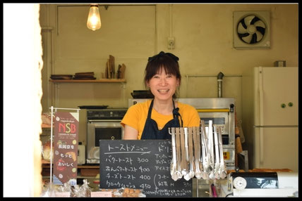 ベーカリーカフェ『チョコシナ』の店内写真