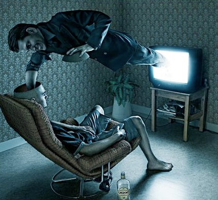televisione che ipnotizza chi la guarda