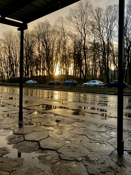 Sonnenaufgang auf dem Weg zur Arbeit