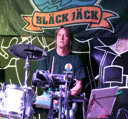 Kay-Uwe beim Auftritt von BLÄCK JÄCK aus Cuxhaven beim "Op no Dös" 2014