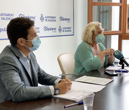 Mundina y Ferrer en rueda de prensa