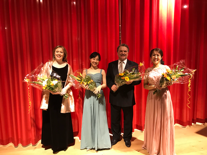 v.l. Frau Silvia Bodamer(Sopran), Frau Miho Shirai(Flöte), Herr Kamen Todorov(Bariton) und Brummer 左からSilvia Bodamer氏(ソプラノ)、Miho Shirai氏(フルート)、Kamen Todorov氏(バリトン)、ブルマー