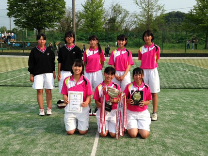 女子優勝 巻東中学校