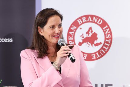 Valerie Höllinger, Austrian Standards Institute