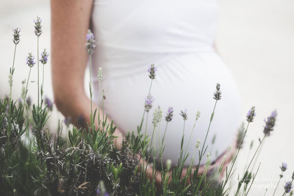 photo de grossesse réalisée en extérieur en Yvelines