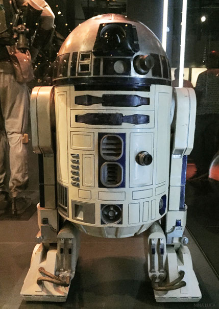 image: nina luca, star wars, star wars identities, star wars münchen, star wars exhibition, yedi, lightsaber, r2-d2, r2d2, droid