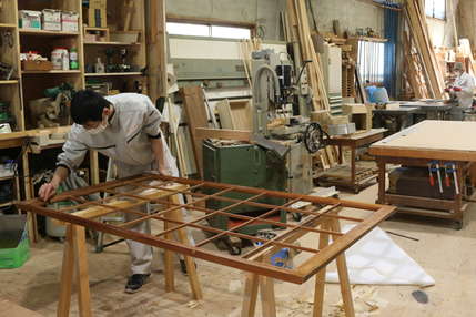 藤田建具店の作業場の様子