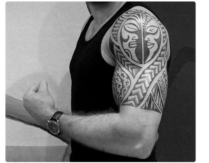 Oberarm Tatau Maori  tattoo polynesische Südsee Tattoos Studio Tätowierer Köln NRW Deutschland Bonn Düsseldorf Tiki polynesian Männer men arm maskulin meaning Bedeutung