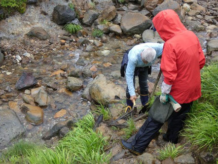 NPO法人須川の自然を考える会　登山道整備の様子