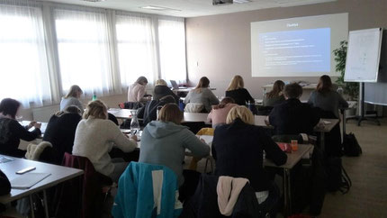 Seminar "Sinneswahrnehmungen" mit Roswitha Hafen für die Pädagoginnen vom Land Steiermark, mit 20 TeilnehmerInnen ausgebucht!