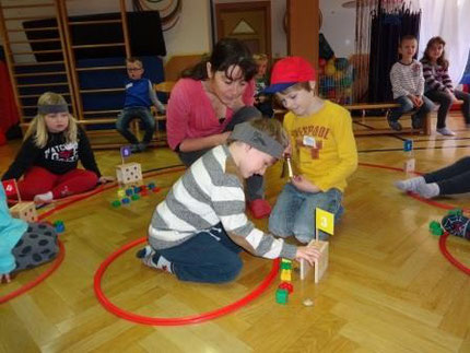 Projekt Zahlenland 1 im heilpäd. Kindergarten Köflach mit Roswitha Hafen, gesponsert von Licht ins Dunkel