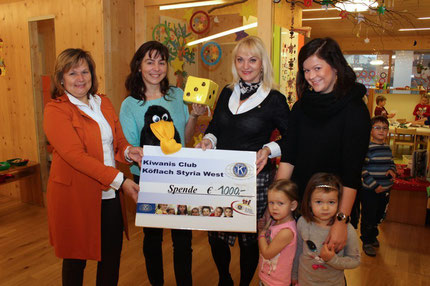Kiwanis spendet 1000 Euro für das Projekt Zahlenland 1 im Kindergarten Stallhofen
