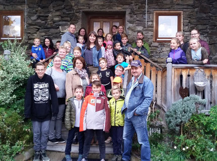 Ausflug des Vereines Schultüte gemeinsam mit Kinder und Eltern im Erlebnisbuschenschank Messner.