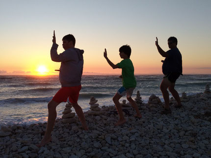 Titouan, Flavien et Franck en shuto sur l'île d'oléron