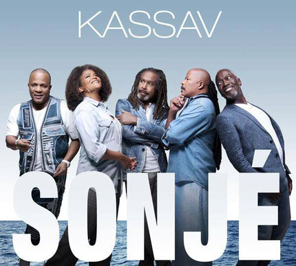 Styling sur la couverture du dernier album du groupe Kassav.( Photo Xavier Dollin)