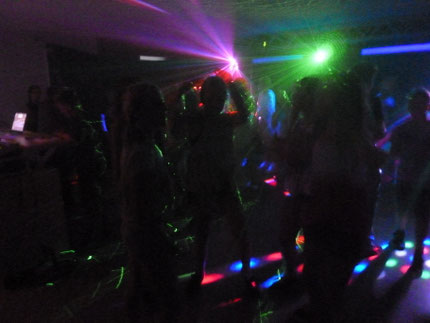 Dancing-Queen, young and sweet, only seventeen.