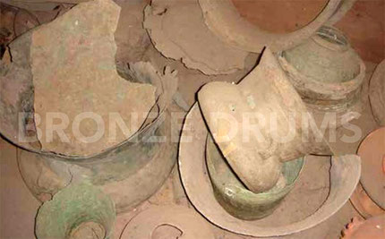 Fig. 12. Banteay Manchey museum drums (courtesy Heng Sophady)