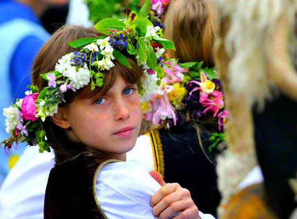 Prayer under Midzor Copyright Serbia.com