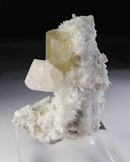 Huanzala apatite yellow