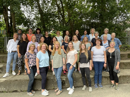 Unser OGS- und ÜMI-Team mit den Mensamitarbeiterinnen im August 2023