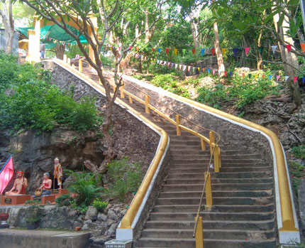バッタンバン観光ツアー