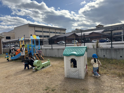 今日は、みんなでたかはまこども園に遊びに行きました。