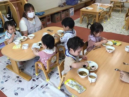 今日はおにぎり給食でした。美味しそうですね！