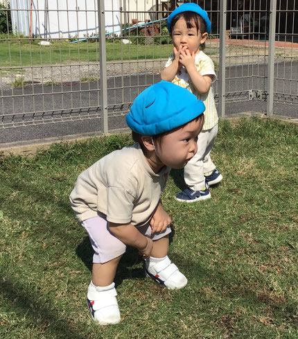 えっ！あれは何だろう？あっちに行ってみよう。
