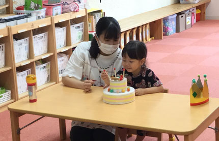 今日は、7月生まれのお友だちのお誕生日会をしました。前回のお誕生日会でお休みだったので本日行いました！