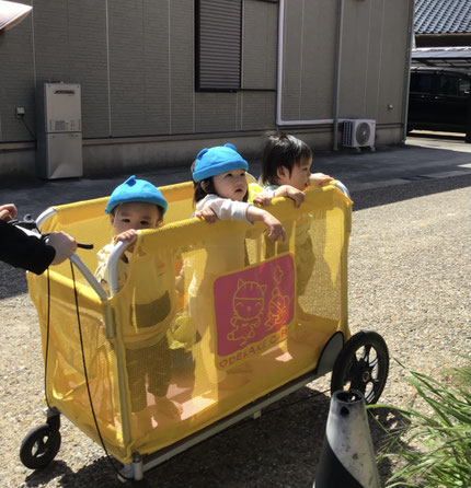 きれいなお花を見つけたり、ちょうちょを探したりして楽しんでいました！