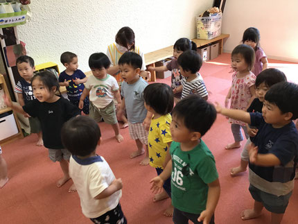 午後のおやつを食べてからみんなでたなばたさまを歌いました。大きな声歌う姿が可愛いです！
