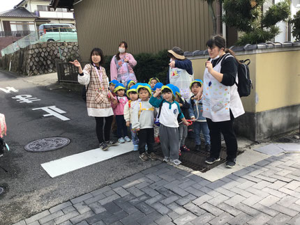 今日は、かわら美術館にお別れ遠足に行きました。