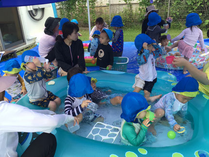 今日からプールが始まりました。