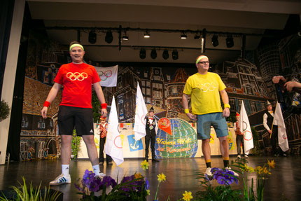 Auftakt zum Kinderkarneval mit den Moderatoren Henning Heuermann und Mike Brinkmann