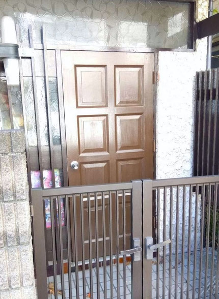  玄関塗装　佐倉市リフォーム　塗装工事　玄関工事　スリーエイトホーム