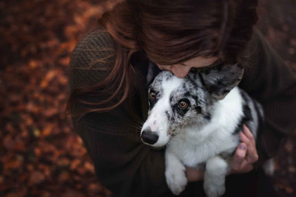 Kuschelbild Mensch Hund