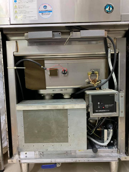 ホシザキの業務用食洗機 「エラーE-8」洗剤ポンプの故障と交換