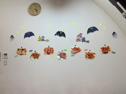 　そらぐみさんはこうもり、ひかりぐみさんはかぼちゃになりました。　ハロウィンですね。