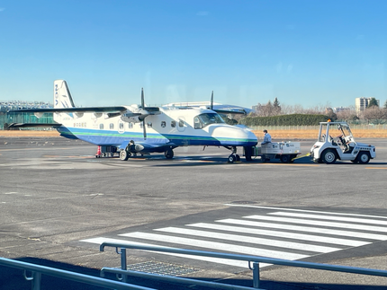 伊豆大島行きのプロペラ機