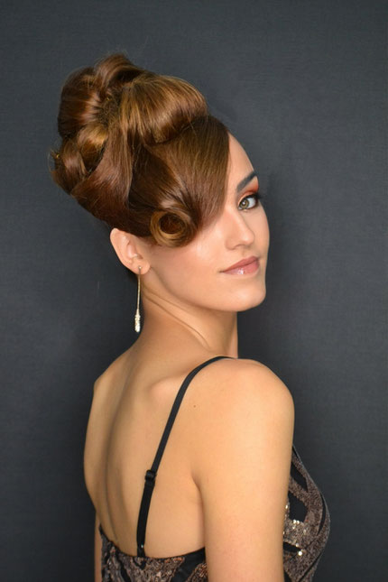 Cursos maquillaje Zaragoza, estudiar maquillaje Zaragoza, formación maquillaje Zaragoza, curso automaquillaje Zaragoza, aprender maquillaje Zaragoza, ser maquilladora profesional Zaragoza, academia de maquillaje Zaragoza, escuela de maquillaje Zaragoza. 