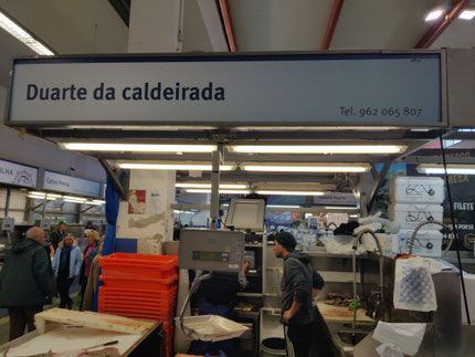 Duarte de caldeirada, Fischhändler in Portimao, Fischmarkt Portimao, Markthalle Portimao, Markt, Fischmarkt, Fische, Fisch, Meeresfrüchte, Martins Kulinarium, Kulinarium Academy, Kochschule Algarve, Kochschule, Kulinarium, Algarve, Carvoeiro, Portugal