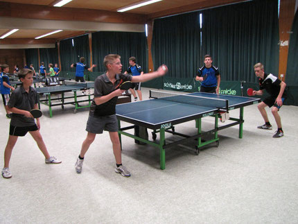 Marc Weber/Aaron Emmerich gegen David Memaj/Moritz Kaspari im vereinsinternen Doppelhalbfinale der A-Schüler