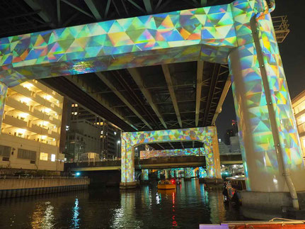 「水辺のプロジェクトマッピング」（東横堀川　高麗橋～本町橋間）